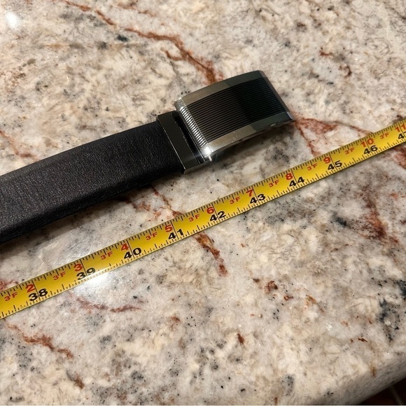 Mens Black Silver Leather Fashion Belt 45" Casual Dressy - Picture 4 of 4
